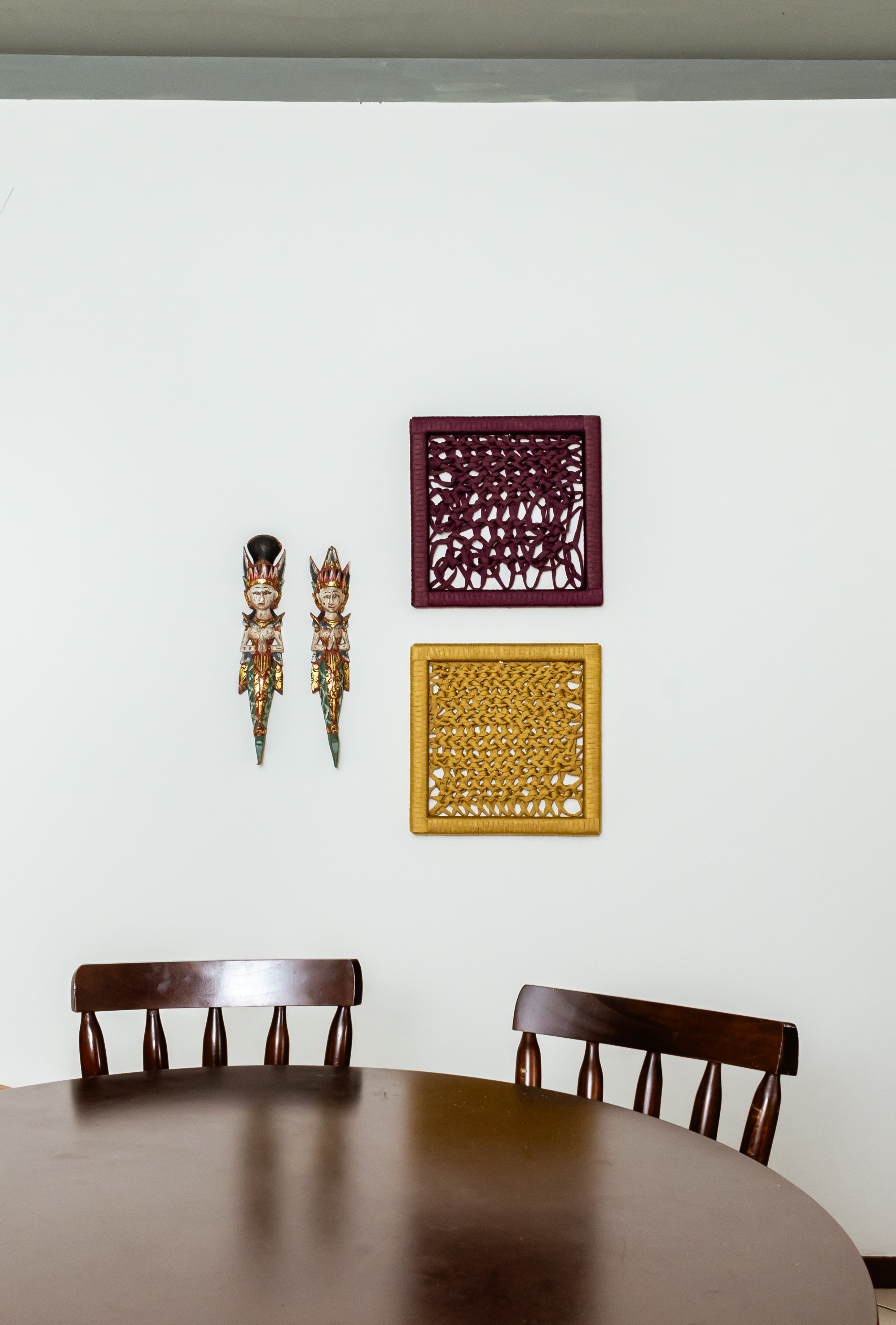 Detalhe das esculturas e relevos da Coleção Verão